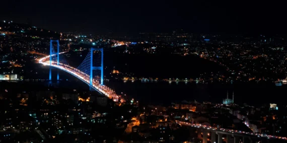 İstanbul Emniyet Müdürlüğü duyurdu: "15 Temmuz Şehitler Köprüsü bu saat aralıklarında kapalı"