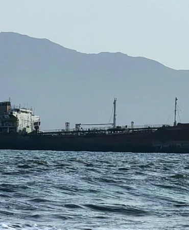 Kızıldeniz'de İlk Ölümlü Hüsi Saldırısı: Kargo Gemisi Vuruldu 7 Kizildeniz8217de-Ilk-Olumlu-Husi-Saldirisi-Kargo-Gemisi-Vuruldu-featured