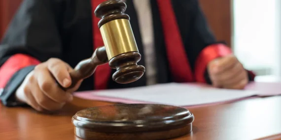 Maaşını Elden Almayı Reddetti, İşe İade Davası Kazandı