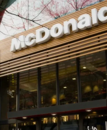 McDonald's Türkiye 2.350 Yeni İstihdam Sağladı 4 McDonald8217s-Turkiye-2.350-Yeni-Istihdam-Sagladi-featured