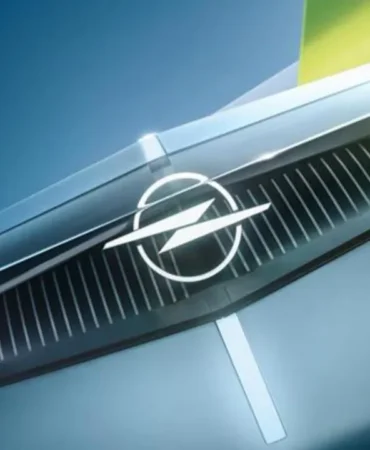 Opel Ağustos fiyat listesini açıkladı: Elektrikli ve hibrit modellerde indirim 3 Opel-Agustos-fiyat-listesini-acikladi-Elektrikli-ve-hibrit-modellerde-indirim-featured
