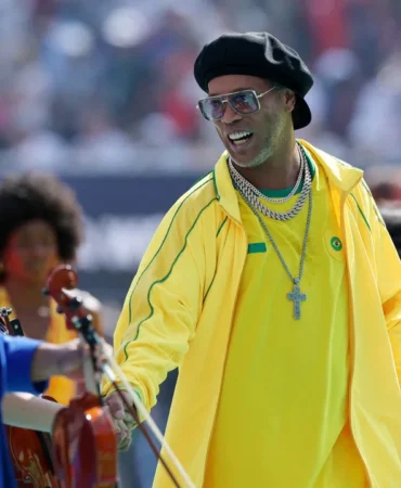 Ronaldinho Monaco'yu Satın mı Alıyor? Yatırım Teklifi Geldi 5 Ronaldinho-Monaco8217yu-Satin-mi-Aliyor-Yatirim-Teklifi-Geldi-featured