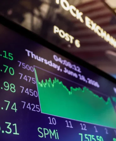 S&P 500 ve Dow Jones'tan tarihi rekor, Nasdaq'da düşüş! 2 SampP-500-ve-Dow-Jones039tan-tarihi-rekor-Nasdaq039da-dusus-featured