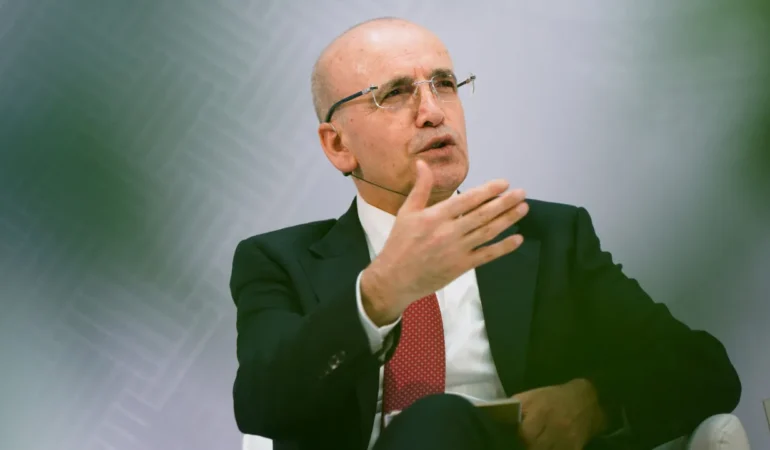 Simsek-Kuresel-Zorluklara-Ragmen-Sanayi-Uretimi-Artiyor-featured
