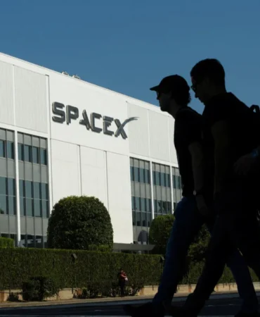 SpaceX-hisselerinde-kritik-donem-Milyarlarca-dolarlik-kilit-acildi-featured