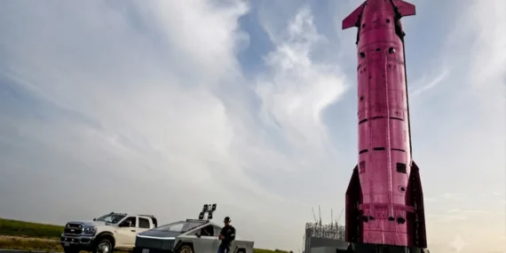SpaceX yatırımcıları bilançoyu unuttu! Gündem pembe roket ve maskot