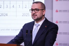 TCMB Başkanı Enflasyon Raporu'nu Açıklıyor: Sıkı Duruş Devam 3 TCMB-Baskani-Enflasyon-Raporu8217nu-Acikliyor-Siki-Durus-Devam-featured
