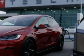 Tesla Araçları Far Sorunu Nedeniyle Geri Çağrılıyor 4 Tesla-Araclari-Far-Sorunu-Nedeniyle-Geri-Cagriliyor-featured