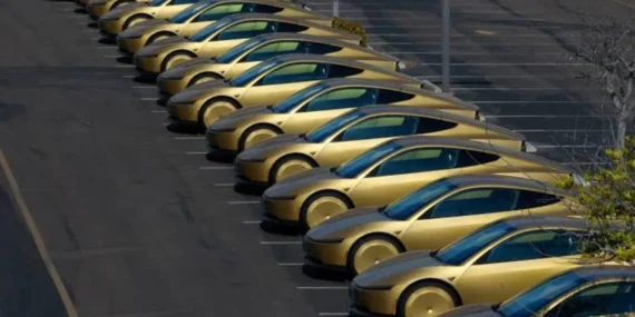 Tesla Cybercab ile Sürücüsüz Taksi Dönemini Başlatıyor