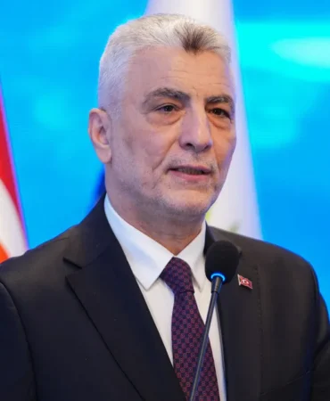 Ticaret Bakanı Bolat'tan "esnaf ve sanatkara yeni finansman" mesajı 8 Ticaret-Bakani-Bolat039tan-quotesnaf-ve-sanatkara-yeni-finansmanquot-mesaji-featured