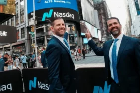 Trump Ailesi Yeni Banka Kuruyor: 'USD1' Stabilcoini Hedefleniyor 3 Trump-Ailesi-Yeni-Banka-Kuruyor-8216USD18217-Stabilcoini-Hedefleniyor-featured