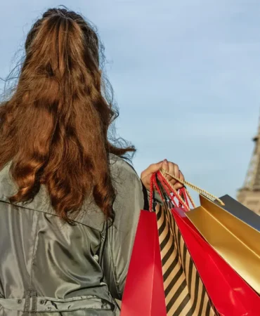 Türk turist 2026'da daha az harcadı: Türkiye'nin turizm gideri azaldı 10 Turk-turist-2026039da-daha-az-harcadi-Turkiye039nin-turizm-gideri-azaldi-featured