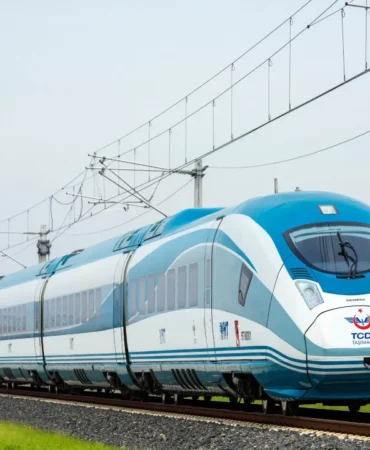 Türkiye'nin Hızlı Tren Ağı Genişliyor: 11'den 27 İle Ulaşım 2 Turkiye8217nin-Hizli-Tren-Agi-Genisliyor-118217den-27-Ile-Ulasim-featured