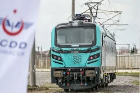Türkiye'nin Yerli Lokomotifi E5000 Avrupa'ya Açıldı 3 Turkiye8217nin-Yerli-Lokomotifi-E5000-Avrupa8217ya-Acildi-featured