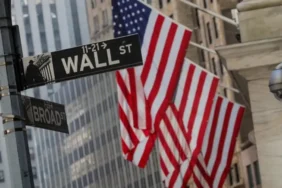 Wall-Street039te-tarihi-kapanis-Dow-Jones-ve-SampP-500-rekor-tazeledi-featured