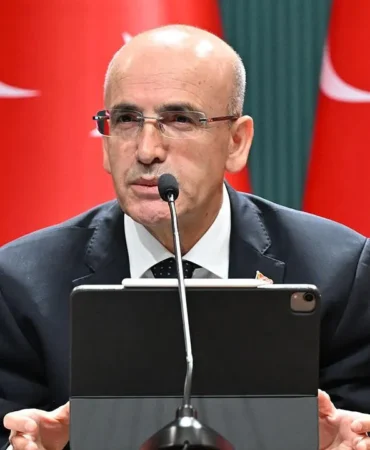 Bakan-Simsek8217ten-Fon-Aciklamasi-Borsa-Baski-Altinda-Kalmayacak-featured