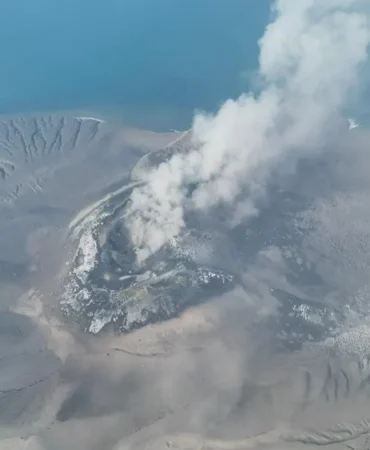 Endonezya'da Anak Krakatau Patladı: Uçuşlar İptal, Yolcular Mahsur 4 Endonezya8217da-Anak-Krakatau-Patladi-Ucuslar-Iptal-Yolcular-Mahsur-featured