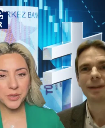 Fitch: Fon Krizi Sistemik Risk Yaratmıyor, Rezervler Güçlü 9 Fitch-Fon-Krizi-Sistemik-Risk-Yaratmiyor-Rezervler-Guclu-featured