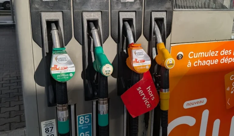 Fransa'da Akaryakıt Fiyatları Rekor Kırdı: Motorin 2.50 Euro'yu Aştı 6 Fransa8217da-Akaryakit-Fiyatlari-Rekor-Kirdi-Motorin-2.50-Euro8217yu-Asti-featured