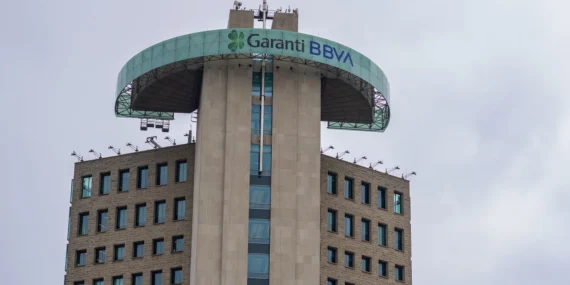 Garanti BBVA Maslak Şubesi Su Baskını Nedeniyle Kapandı