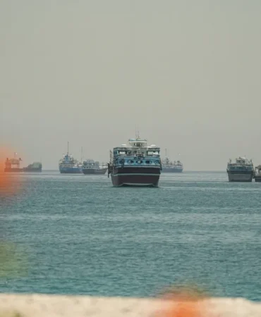 Iran-Hurmuz8217de-Alan-Genisletti-Petrol-100-Dolari-Asti-featured
