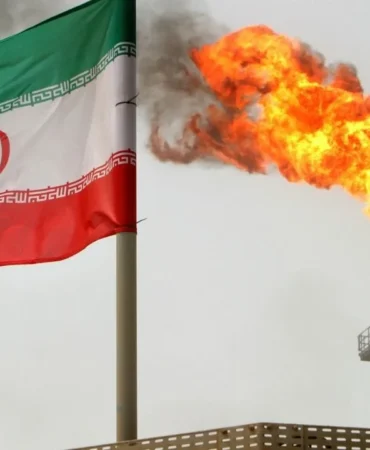 İran Petrol İhracatı Üssü Hark Adası'nda Patlama Sesleri 2 Iran-Petrol-Ihracati-Ussu-Hark-Adasi8217nda-Patlama-Sesleri-featured