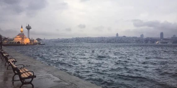 İstanbul’a Kuvvetli Yağış ve Fırtına Uyarısı