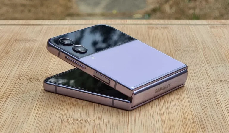 Katlanabilir Telefonlarda Yeni Tasarım Rekabeti 6 Katlanabilir-Telefonlarda-Yeni-Tasarim-Rekabeti-featured
