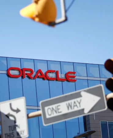 Oracle8217da-CEO-Calisan-Maas-Farki-Olaganustu-Boyutlarda-featured