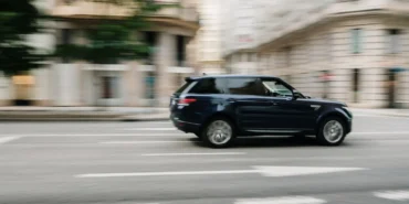 Range-Rover-Elektrikli-Modelini-Tanitti-Uretim-Yeri-Ingiltere-featured