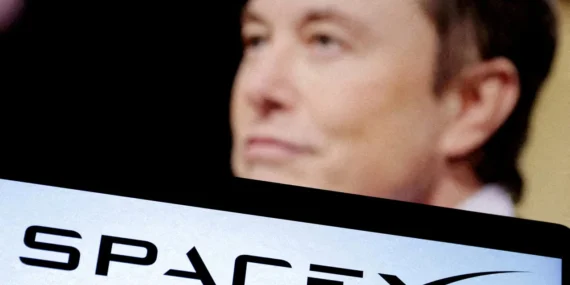 SpaceX Yapay Zeka Yarışında Zirveye Oynuyor