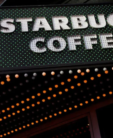 Starbucks-Kuzey-Amerika8217da-250-Magazasini-Kapatiyor-featured