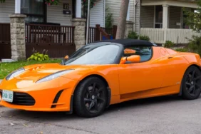 Tesla-Roadster-Tanitimi-Ertelendi-Yeni-Tarih-15-Ekim-featured