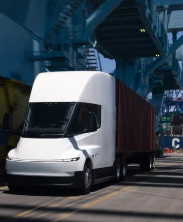 Tesla Semi Avrupa'da: Menzil, Güç ve Şarj Süresi Detayları 5 Tesla-Semi-Avrupa8217da-Menzil-Guc-ve-Sarj-Suresi-Detaylari-featured