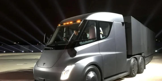 Tesla Semi Teslimatları Başladı: Beklenen Gün Geldi