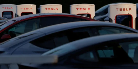 Tesla (TSLA) Kâr Beklentisi Düşürüldü