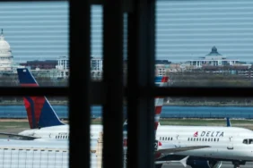 Delta, Riyad Uçuşlarını 2027'ye Erteledi: Jeopolitik Riskler Etkili 3 Delta-Riyad-Ucuslarini-20278217ye-Erteledi-Jeopolitik-Riskler-Etkili-featured
