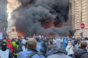 Fransa-Protestolari-Buyuyor-160-Gozalti-featured
