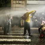 Fransa'da Protestolar Avrupa'ya Yayılıyor: Güvenlik Önlemleri Artırıldı 14 Fransa8217da-Protestolar-Avrupa8217ya-Yayiliyor-Guvenlik-Onlemleri-Artirildi-featured