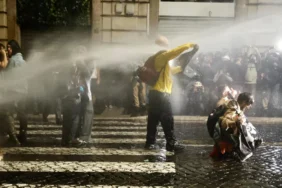 Fransa8217da-Protestolar-Avrupa8217ya-Yayiliyor-Guvenlik-Onlemleri-Artirildi-featured