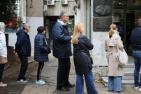 Sırbistan Erken Seçimde Sandık Başında: Öğrenciler ve Vucic Yarışıyor 3 Sirbistan-Erken-Secimde-Sandik-Basinda-Ogrenciler-ve-Vucic-Yarisiyor-featured