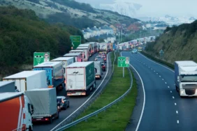 Tır Sürücüleri İçin Schengen Vizesi Kolaylığı Sağlanıyor 3 Tir-Suruculeri-Icin-Schengen-Vizesi-Kolayligi-Saglaniyor-featured