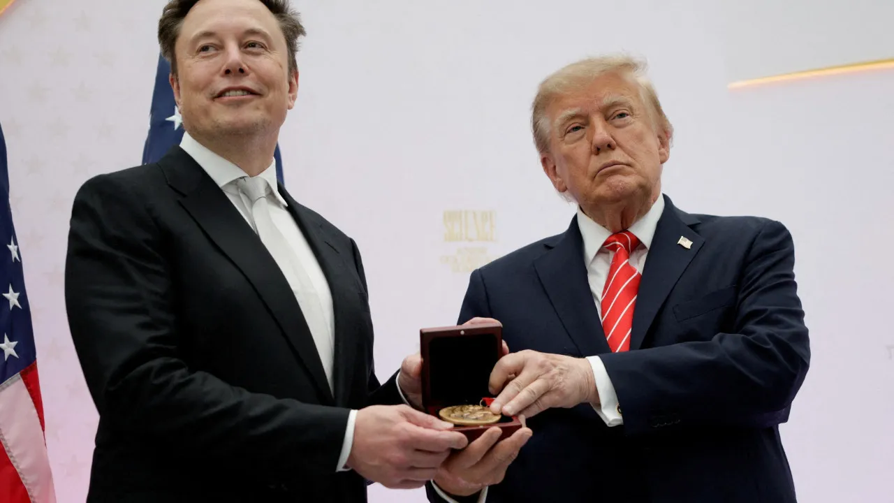 Trump'tan Elon Musk'a Övgü: "Zamanımızın Edison'u" 1 Trump8217tan-Elon-Musk8217a-Ovgu-8220Zamanimizin-Edison8217u8221-featured